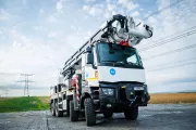 Une nouvelle plateforme élévatrice sur Renault Trucks K 8x8 chez RTE