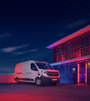 Renault Trucks Master 4 Red EDITION night charging